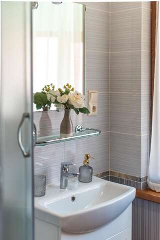 Отель Villa OMMO Tukhlya Люкс с видом на горы-1